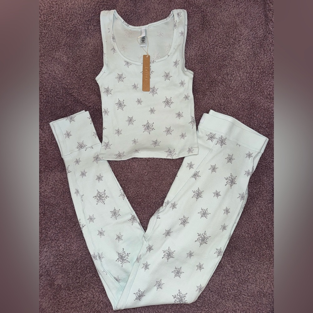SOLD SKIMS Cotton Rib Sleep Tank and Legging Set Frost Snowflake Print